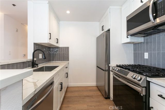 19350 Sherman Way 212, Reseda, CA 91335
