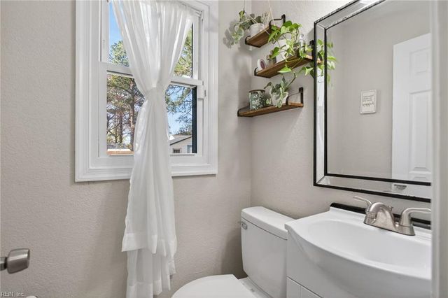 5836 Frament AVE, Norfolk, VA 23502