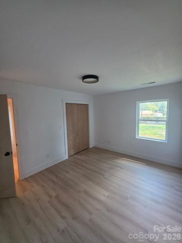 108 Maplewood Knoll Drive 14, East Flat Rock, NC 28726