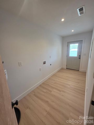 108 Maplewood Knoll Drive 14, East Flat Rock, NC 28726