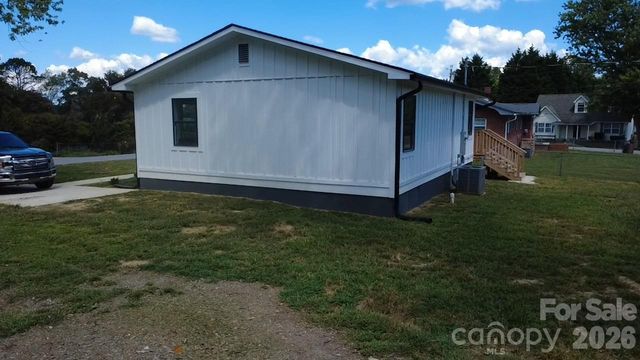 108 Maplewood Knoll Drive 14, East Flat Rock, NC 28726