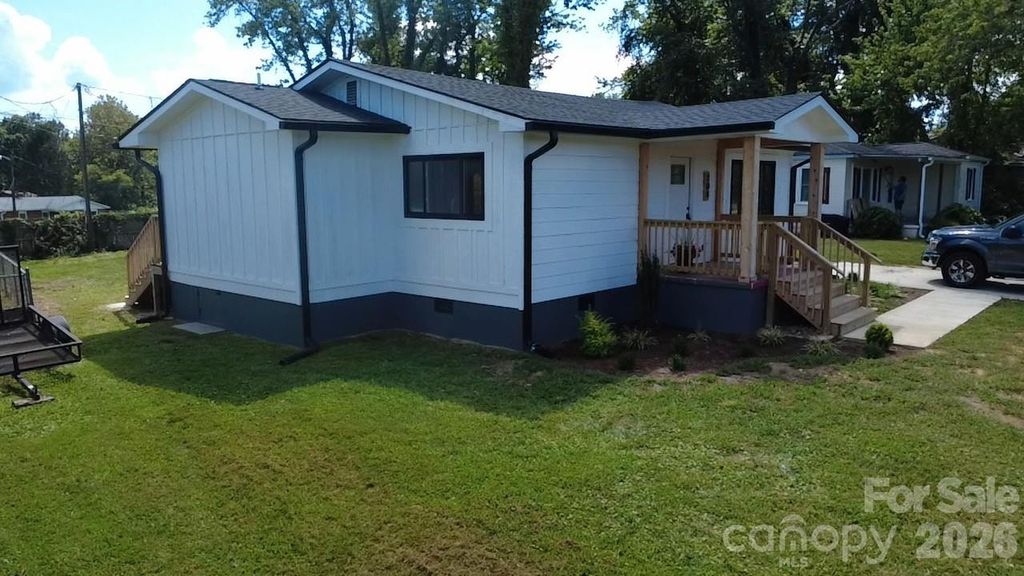 108 Maplewood Knoll Drive 14, East Flat Rock, NC 28726