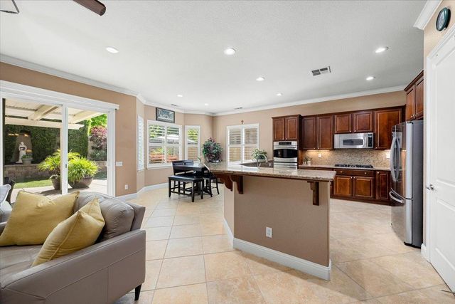 2294 Langtree Dr, Roseville, CA 95747