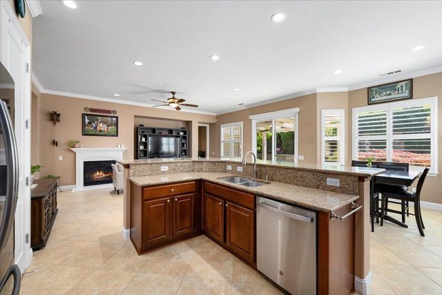 2294 Langtree Dr, Roseville, CA 95747