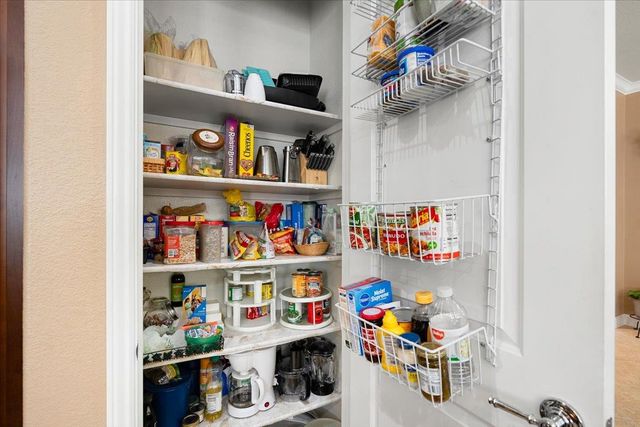 2294 Langtree Dr, Roseville, CA 95747