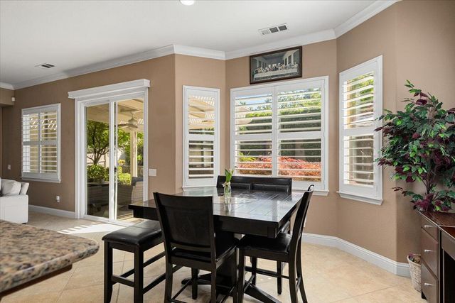 2294 Langtree Dr, Roseville, CA 95747