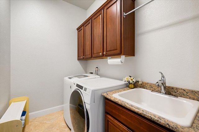 2294 Langtree Dr, Roseville, CA 95747