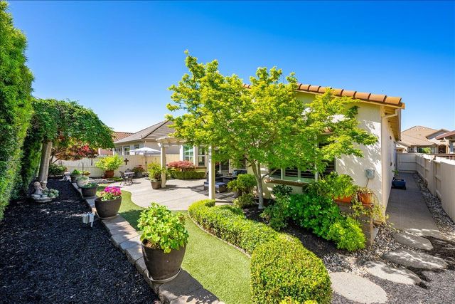 2294 Langtree Dr, Roseville, CA 95747