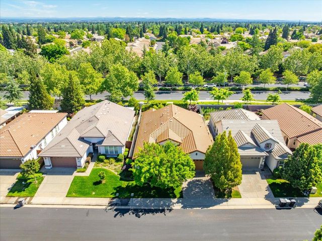 2294 Langtree Dr, Roseville, CA 95747