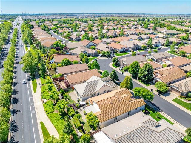 2294 Langtree Dr, Roseville, CA 95747