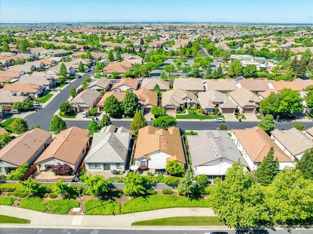 2294 Langtree Dr, Roseville, CA 95747