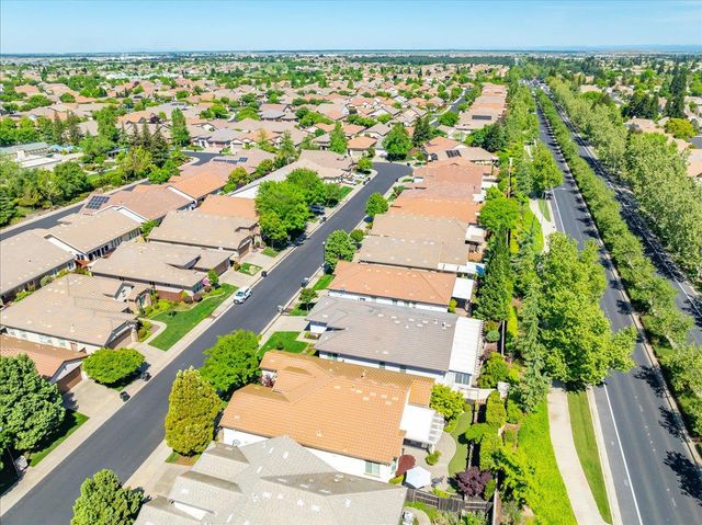 2294 Langtree Dr, Roseville, CA 95747