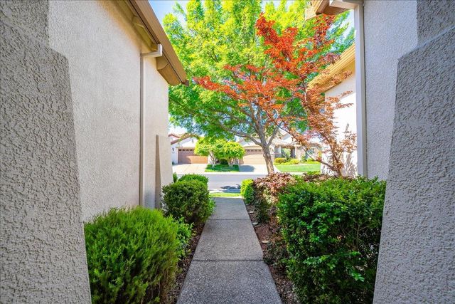 2294 Langtree Dr, Roseville, CA 95747