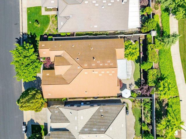 2294 Langtree Dr, Roseville, CA 95747