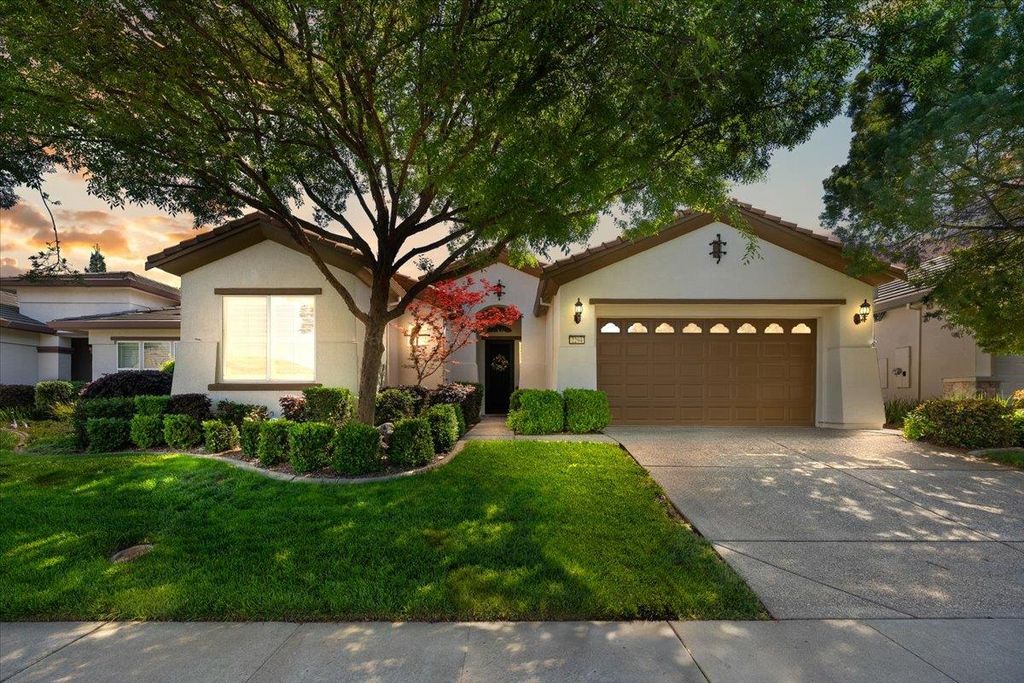 2294 Langtree Dr, Roseville, CA 95747