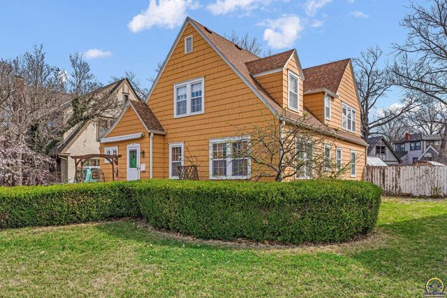 1272 SW Lakeside DR, Topeka, KS 66604