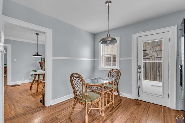 1272 SW Lakeside DR, Topeka, KS 66604