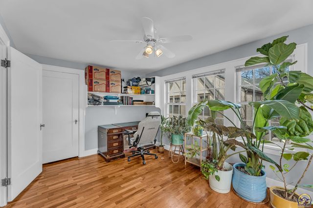 1272 SW Lakeside DR, Topeka, KS 66604