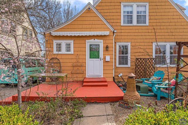 1272 SW Lakeside DR, Topeka, KS 66604