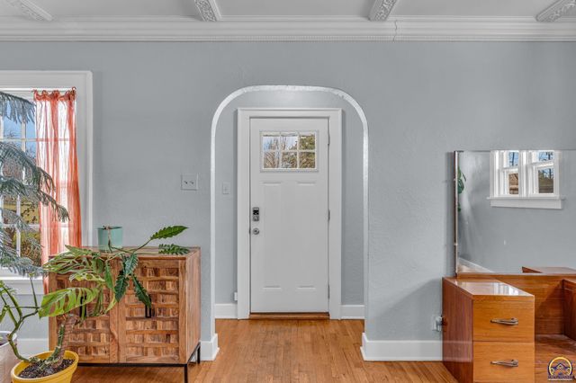 1272 SW Lakeside DR, Topeka, KS 66604