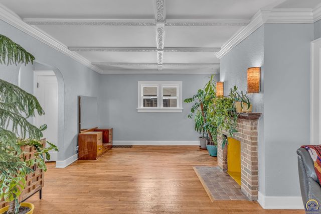 1272 SW Lakeside DR, Topeka, KS 66604