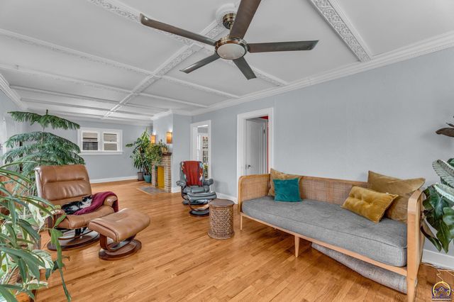 1272 SW Lakeside DR, Topeka, KS 66604