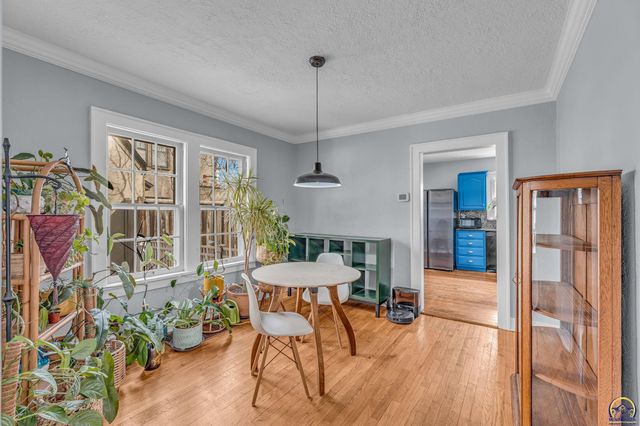 1272 SW Lakeside DR, Topeka, KS 66604