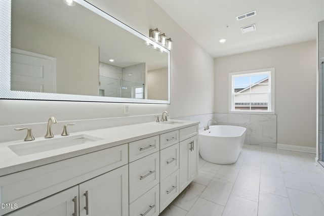 1600 Gathering Park Circle 202, Cary, NC 27519