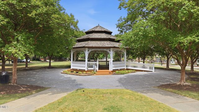 1600 Gathering Park Circle 202, Cary, NC 27519