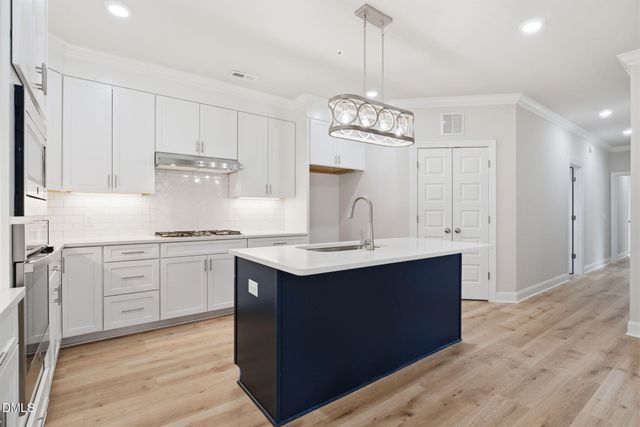 1600 Gathering Park Circle 202, Cary, NC 27519
