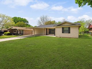 1120 S Valentine Drive, Sherman, TX 75090