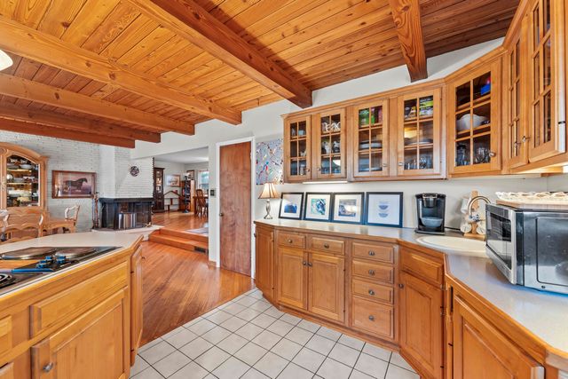 27052 W Lakeview Drive S, Lake Barrington, IL 60084