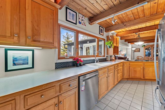 27052 W Lakeview Drive S, Lake Barrington, IL 60084