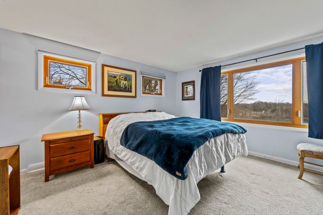 27052 W Lakeview Drive S, Lake Barrington, IL 60084