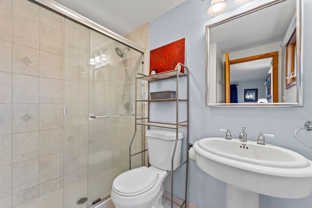 27052 W Lakeview Drive S, Lake Barrington, IL 60084