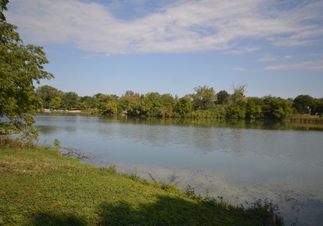 27052 W Lakeview Drive S, Lake Barrington, IL 60084