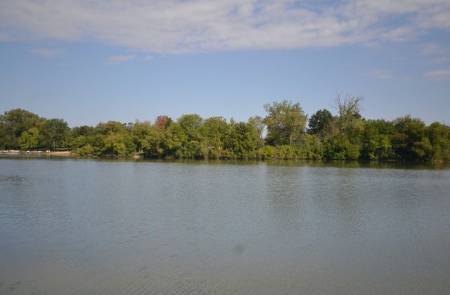 27052 W Lakeview Drive S, Lake Barrington, IL 60084