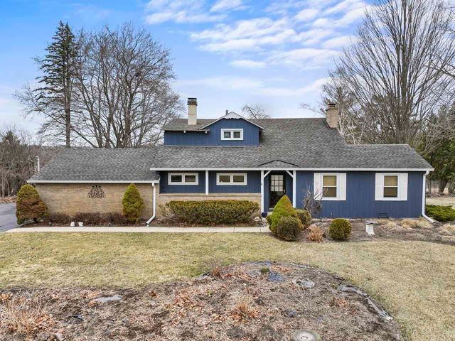 27052 W Lakeview Drive S, Lake Barrington, IL 60084