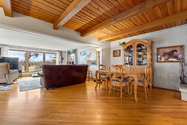 27052 W Lakeview Drive S, Lake Barrington, IL 60084