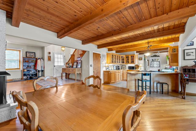 27052 W Lakeview Drive S, Lake Barrington, IL 60084