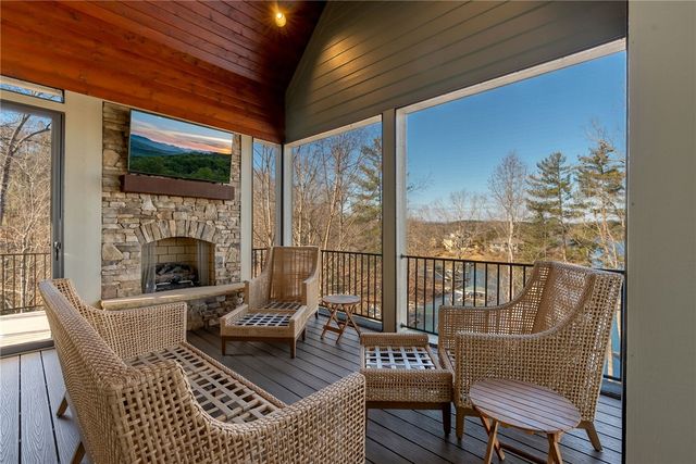 222 Creek Stone Court, Six Mile, SC 29682