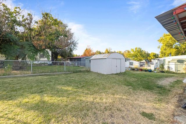 6334 Hove St, West Richland, WA 99353