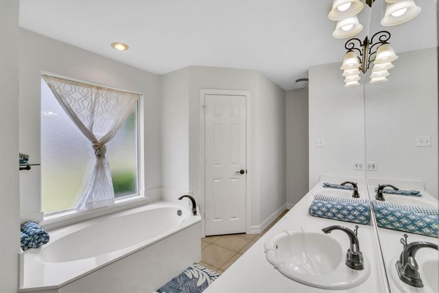 428 Shelby Drive, Burleson, TX 76028