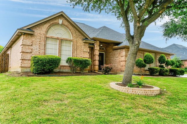428 Shelby Drive, Burleson, TX 76028