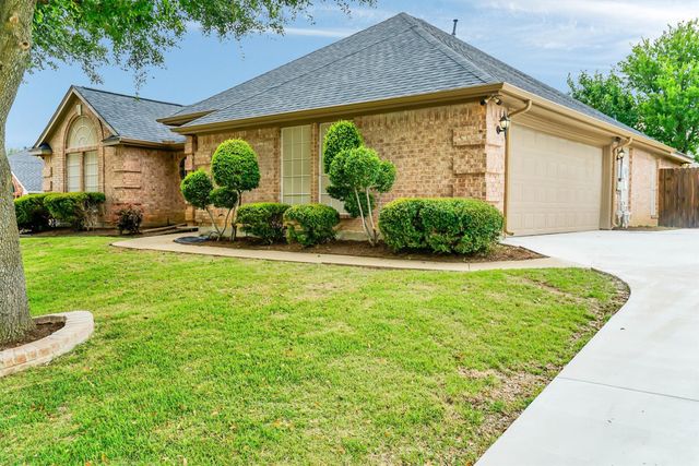 428 Shelby Drive, Burleson, TX 76028