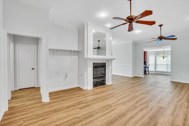 428 Shelby Drive, Burleson, TX 76028