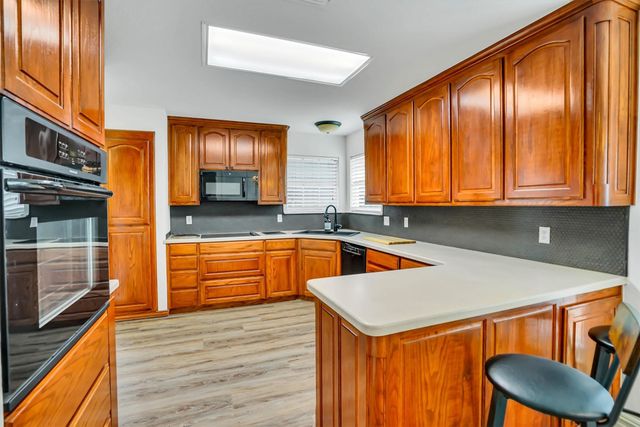 428 Shelby Drive, Burleson, TX 76028