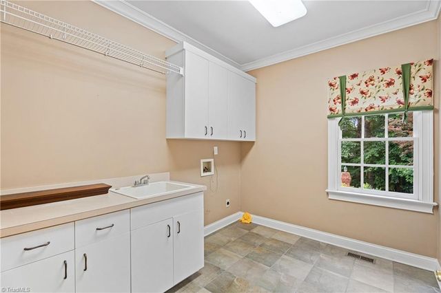 160 Ridge Gate Court, Lewisville, NC 27023