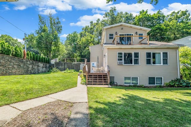 4018 Pitzen Road, Johnsburg, IL 60051