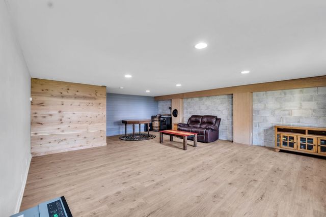 4018 Pitzen Road, Johnsburg, IL 60051